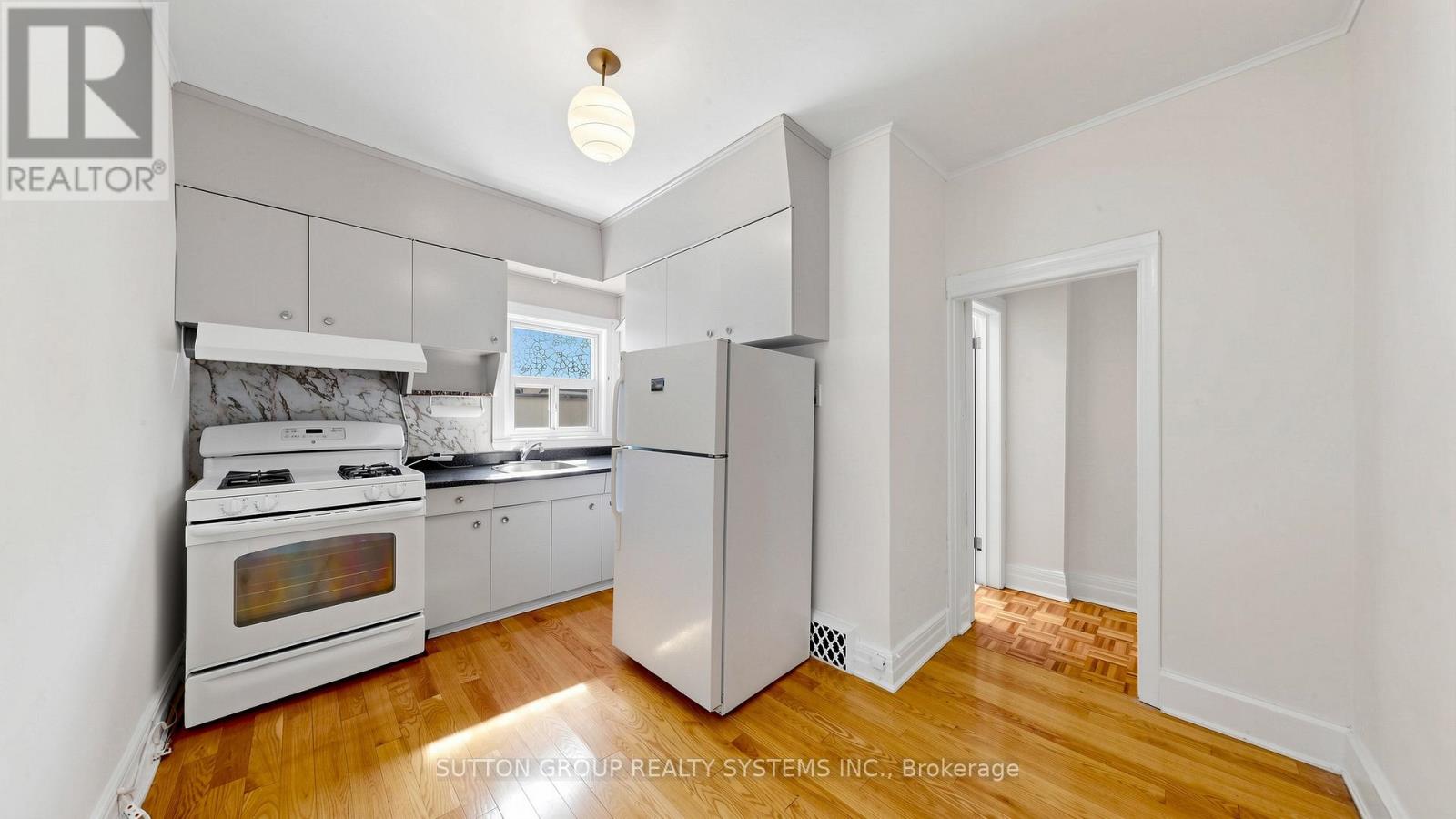 799 LANSDOWNE AVENUE - 15