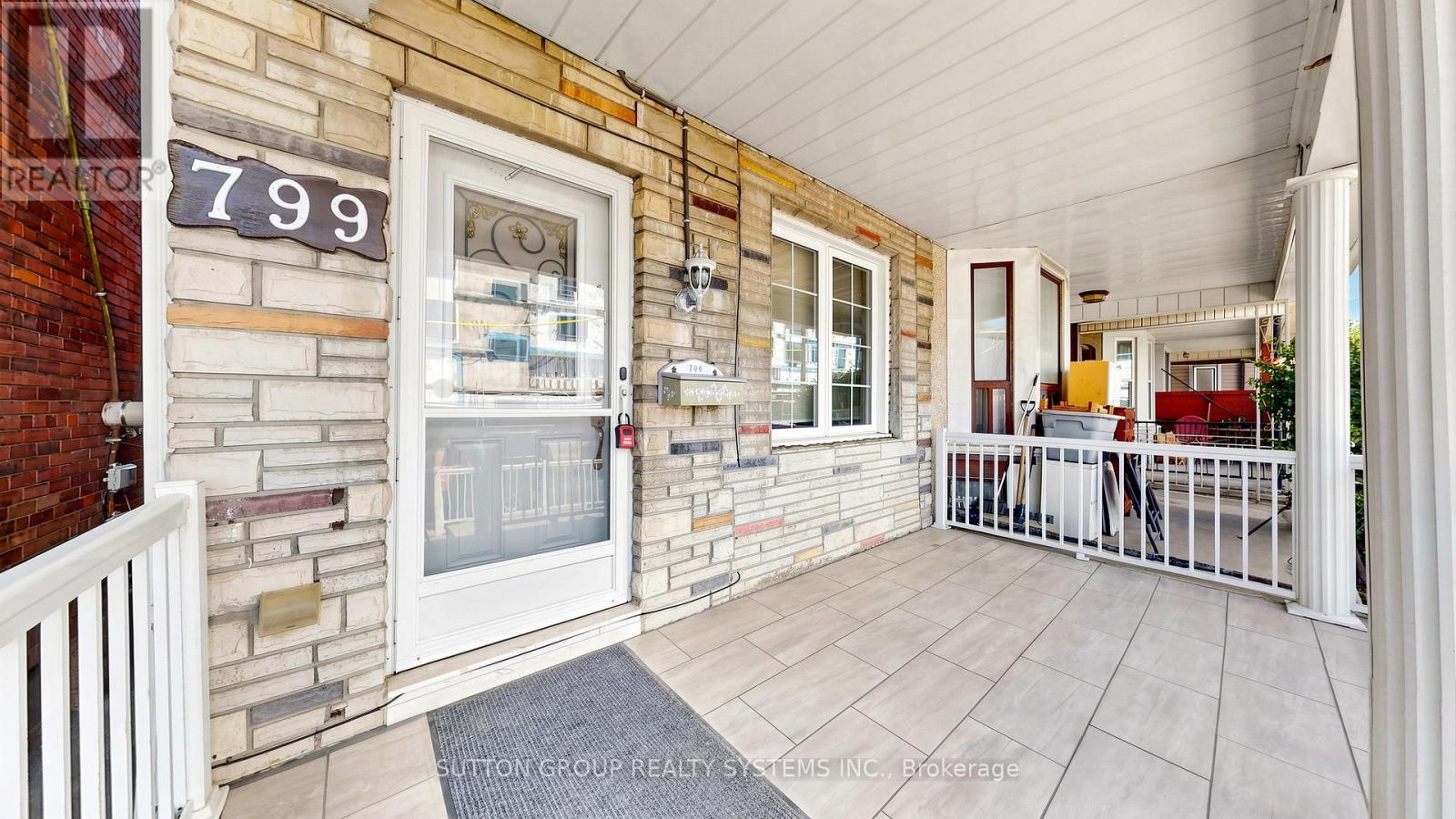 799 LANSDOWNE AVENUE - 2