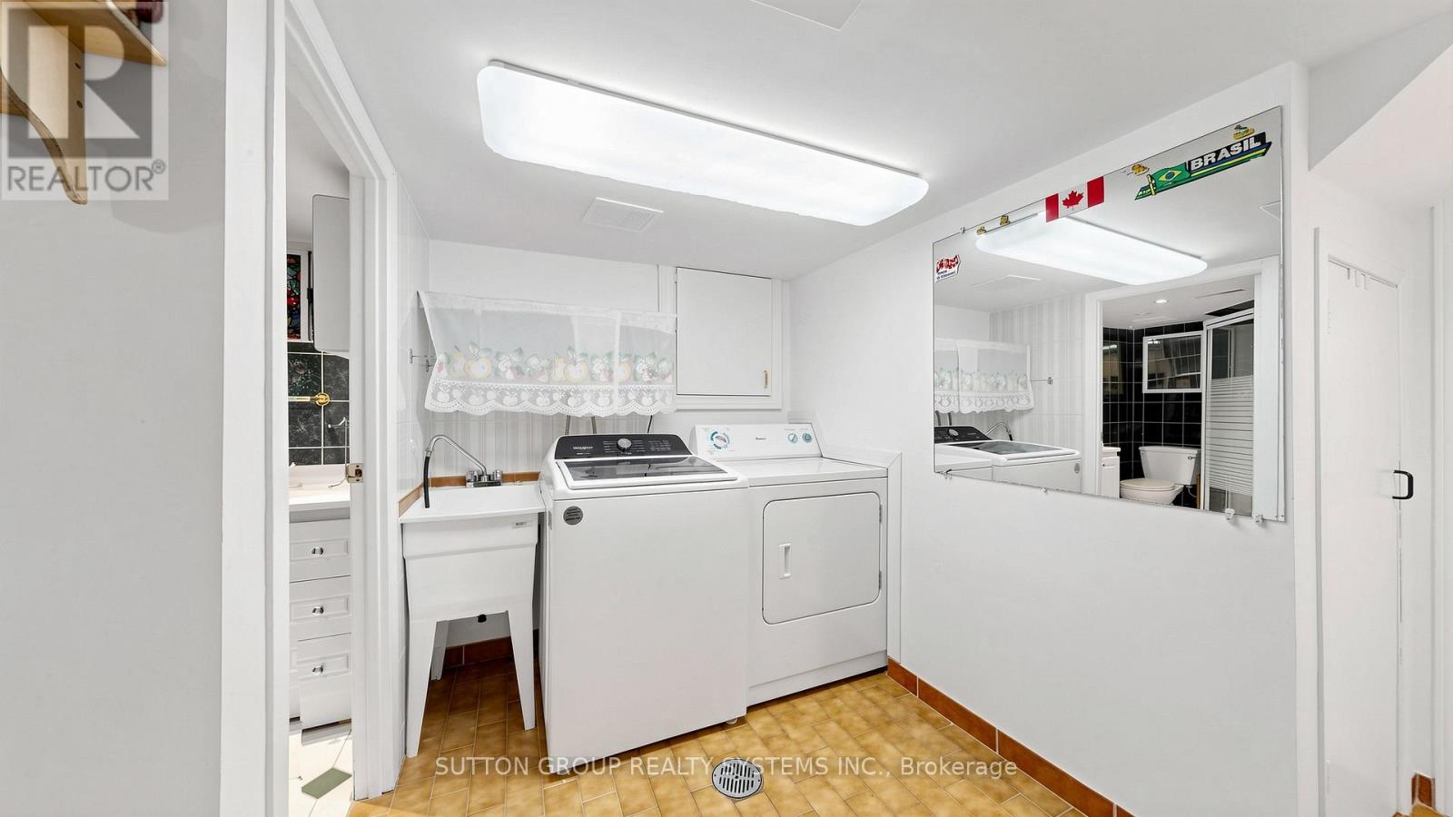 799 LANSDOWNE AVENUE - 21