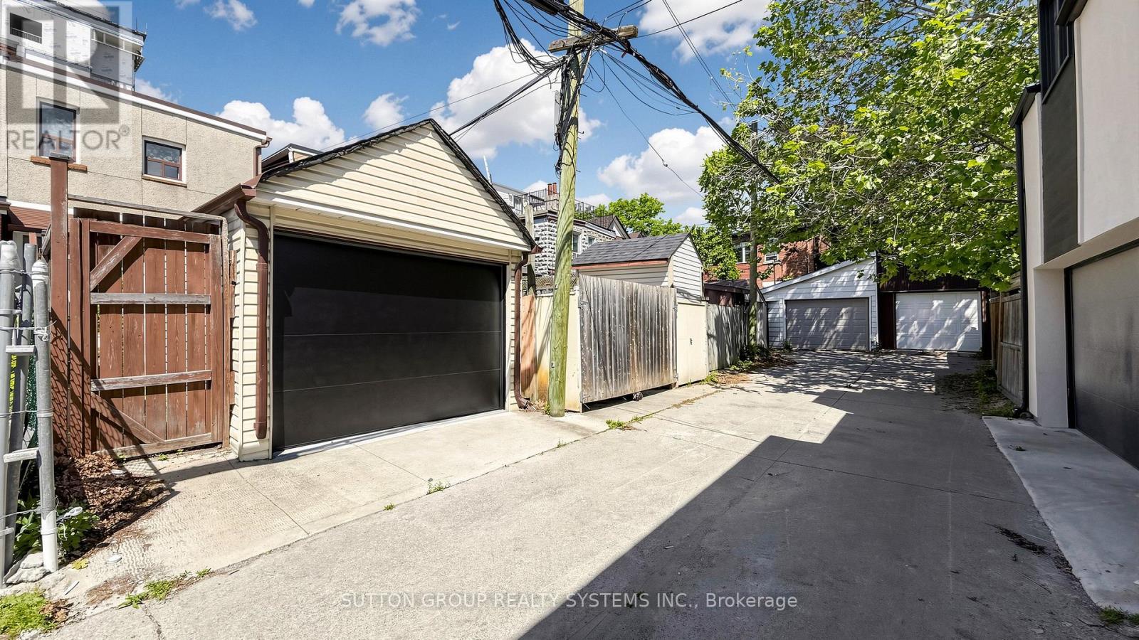 799 LANSDOWNE AVENUE - 25