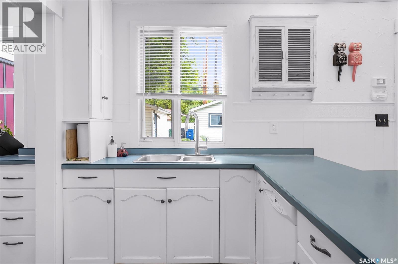 214 29th STREET W — photo 21