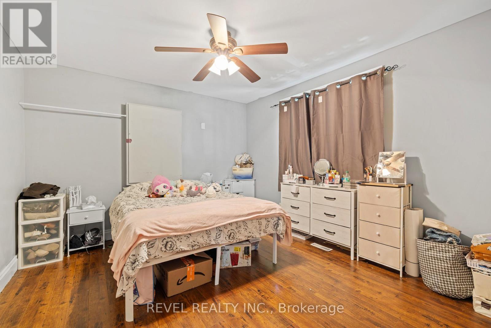 54 CHESTNUT STREET E - 13