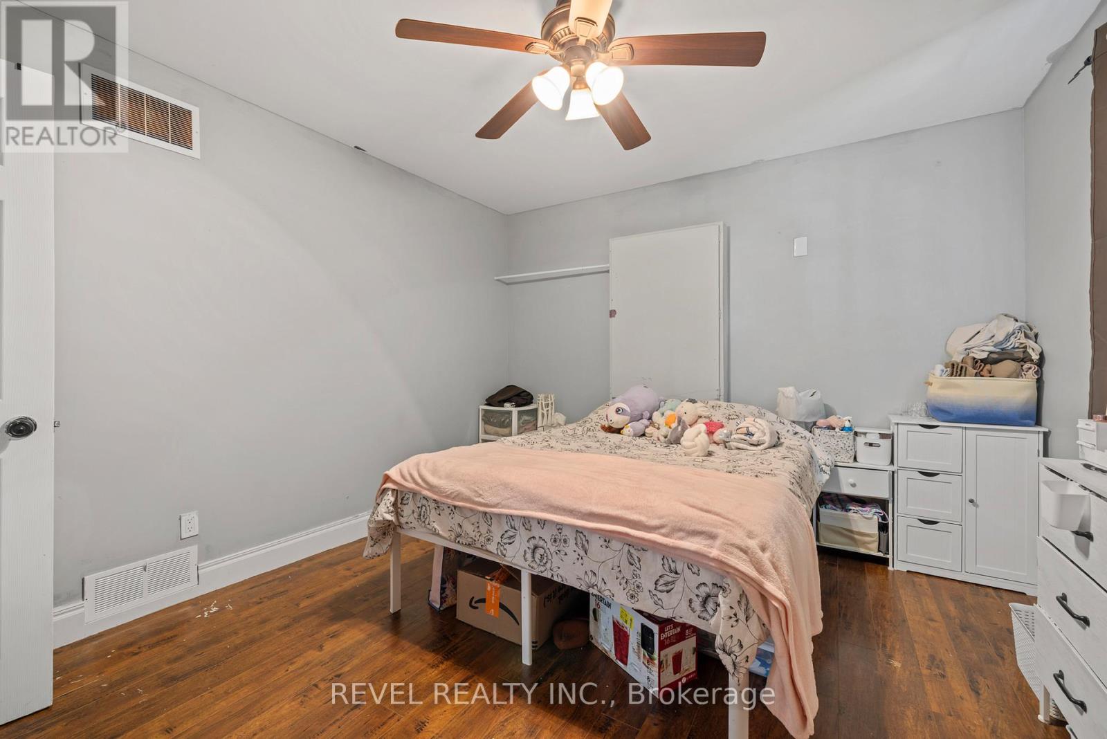 54 CHESTNUT STREET E - 14