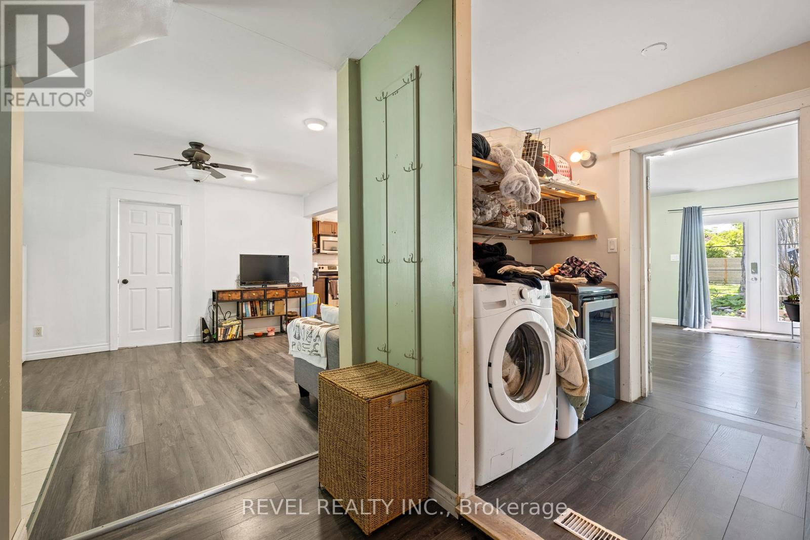54 CHESTNUT STREET E - 18