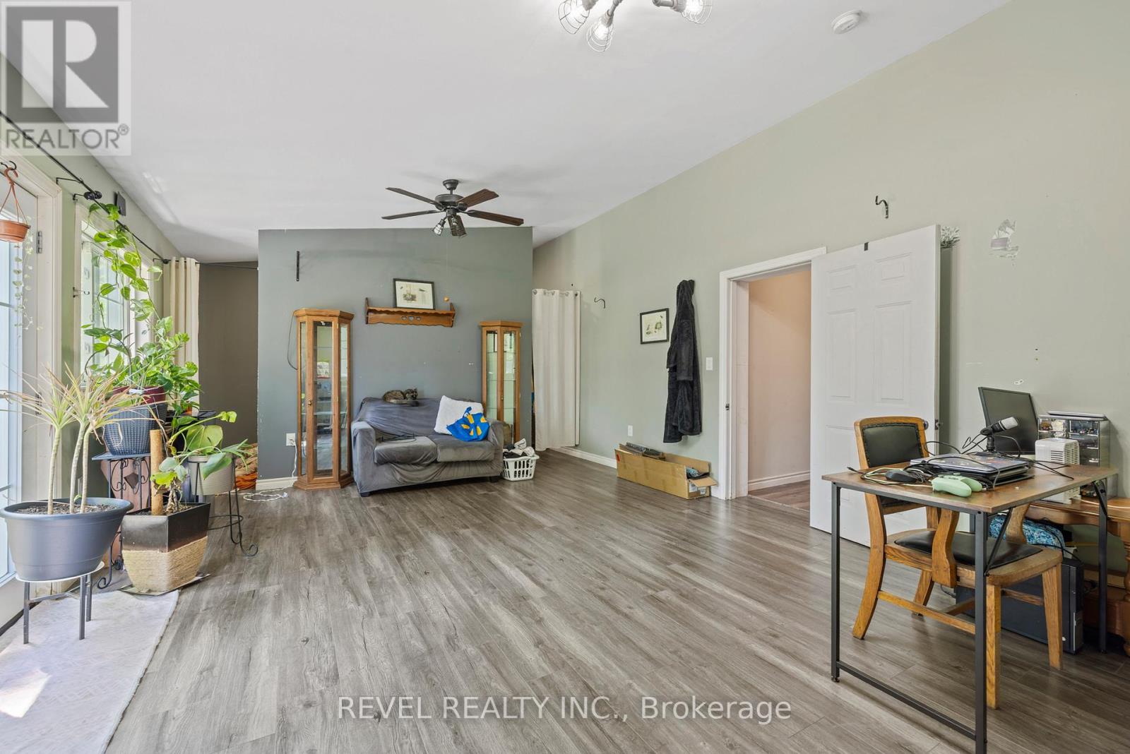54 CHESTNUT STREET E - 20
