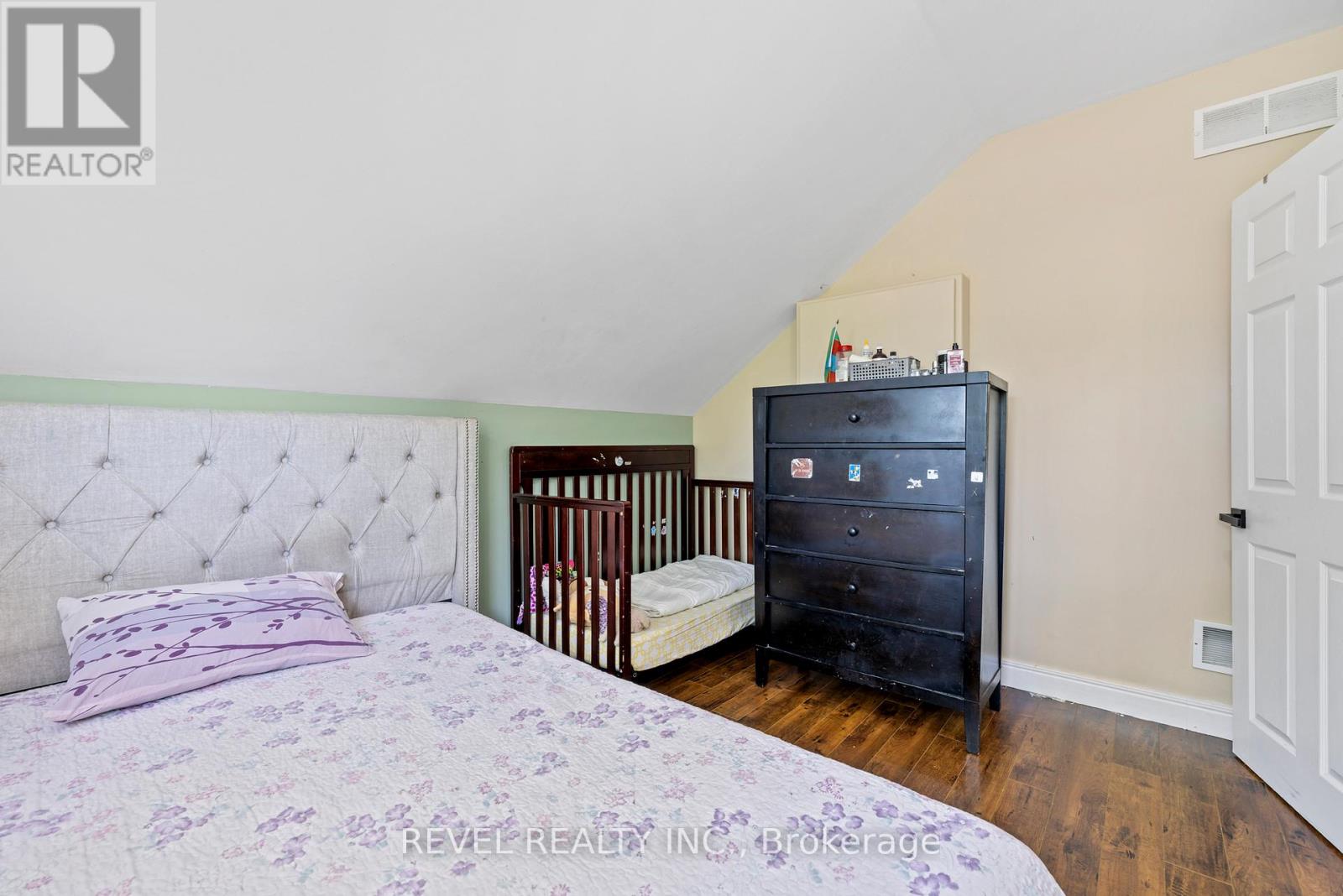 54 CHESTNUT STREET E - 36