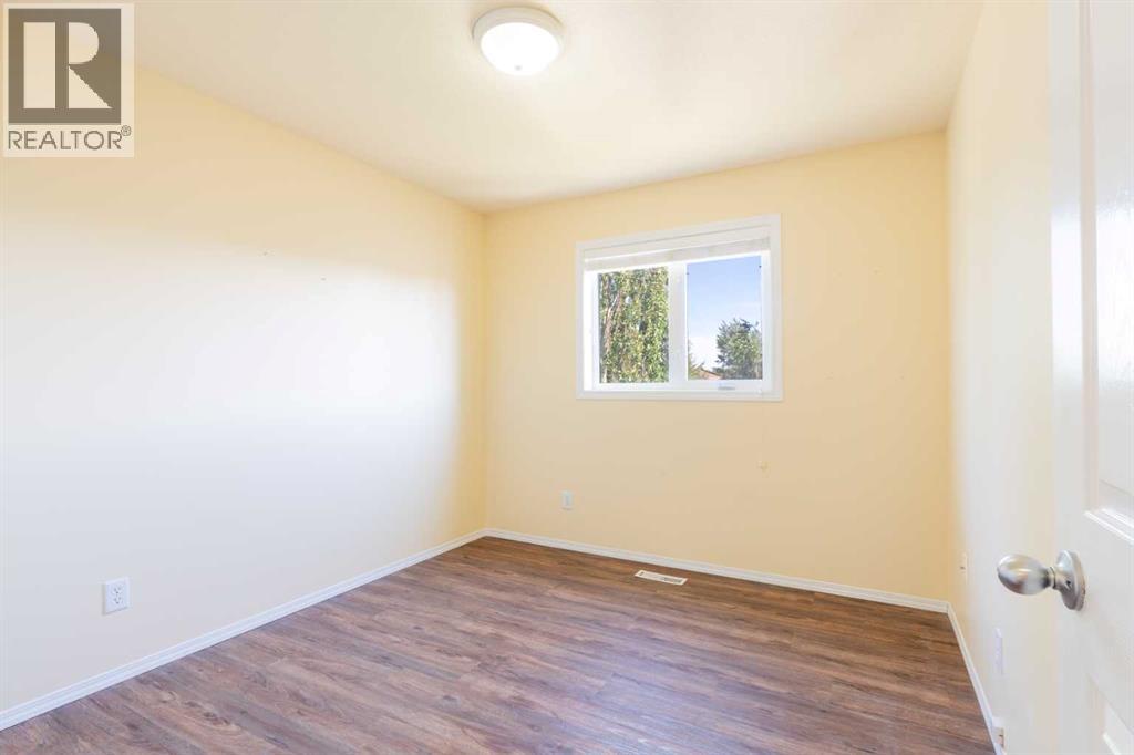 70 Peigan Court W — photo 17
