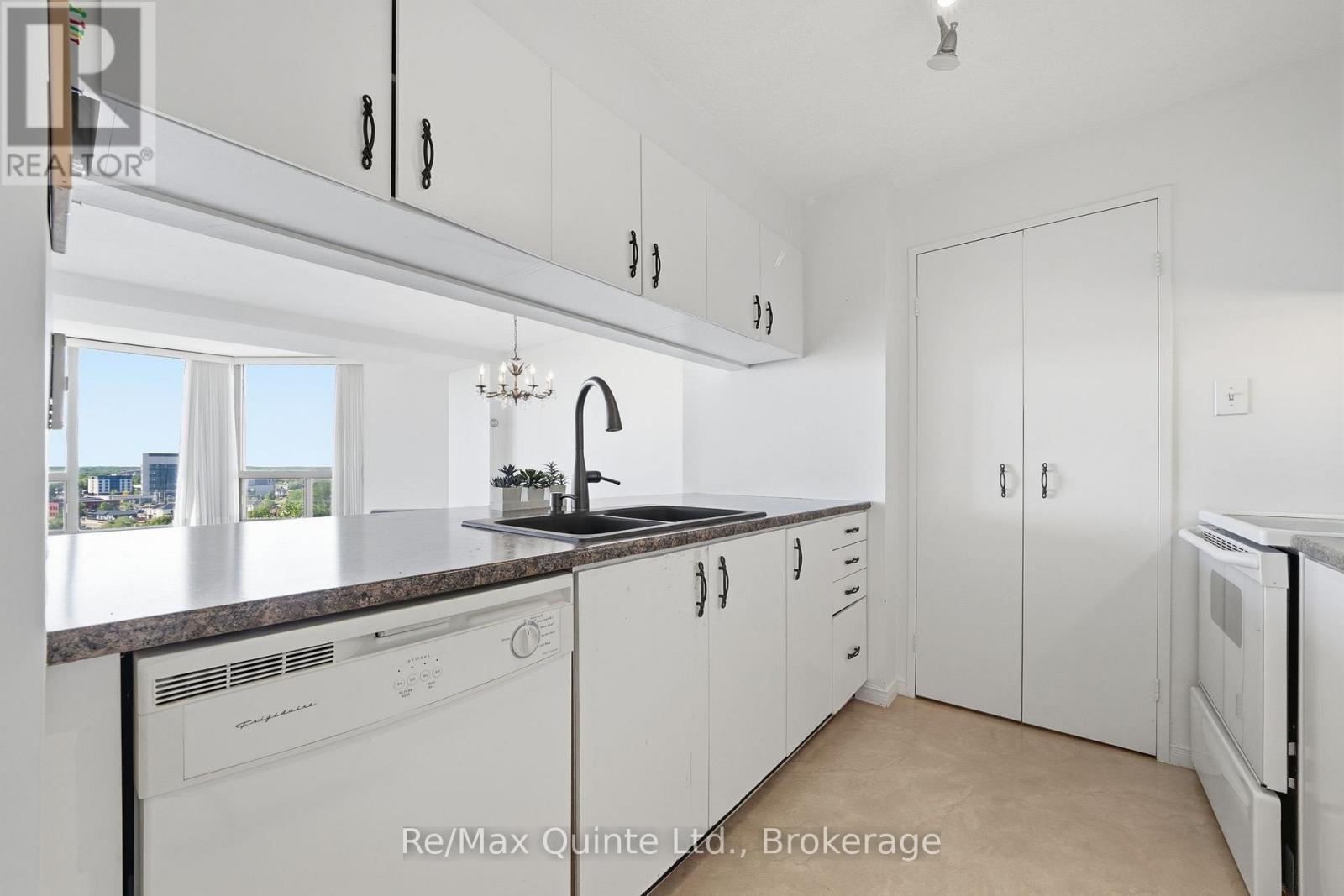 #1006 350 FRONT STREET - 22