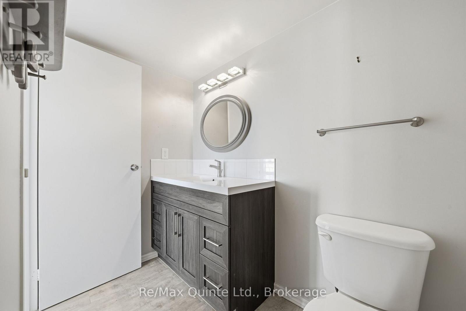 #1006 350 FRONT STREET - 33