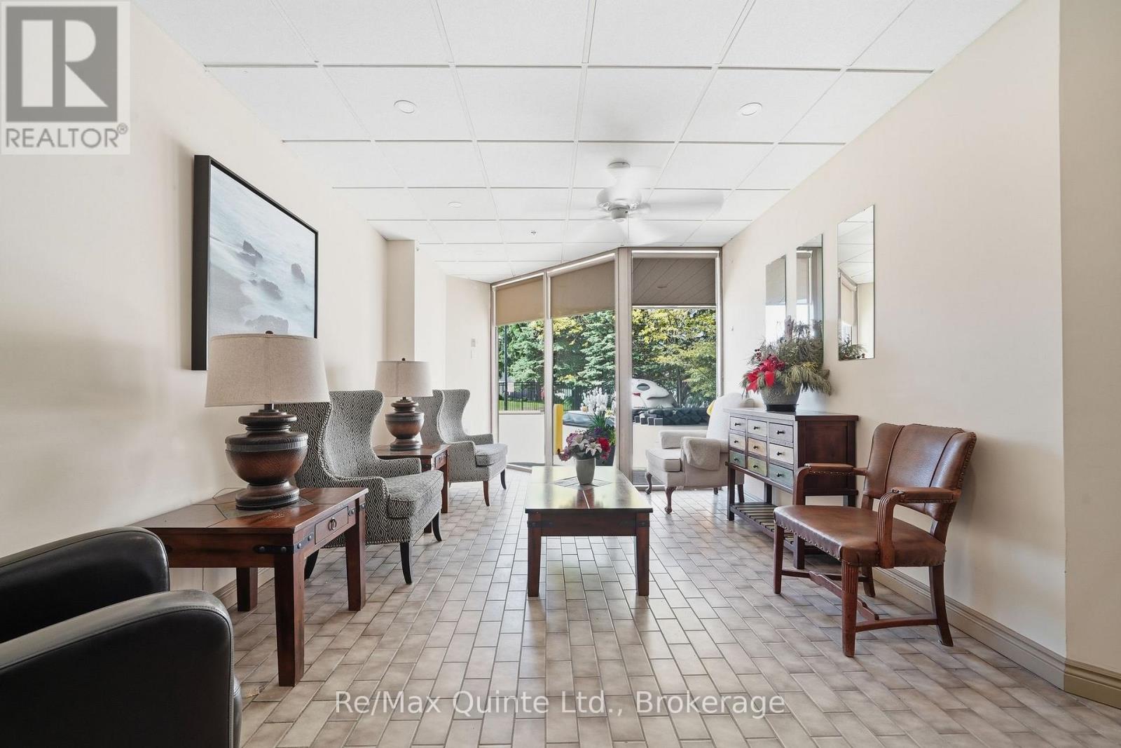 #1006 350 FRONT STREET - 37