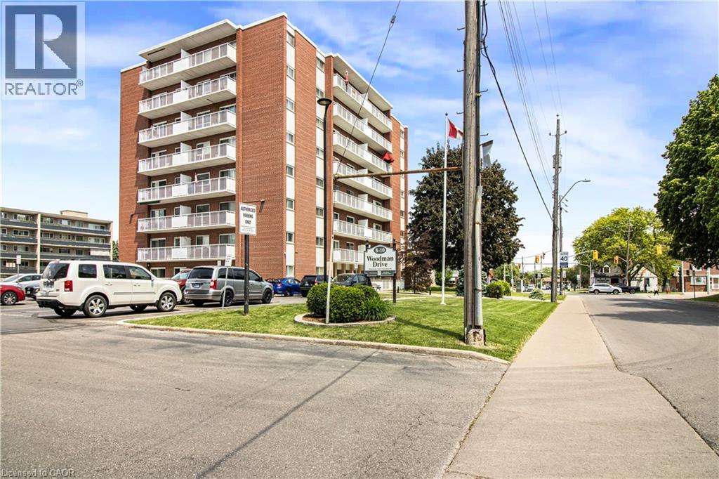 #507 8 WOODMAN Drive S - 2