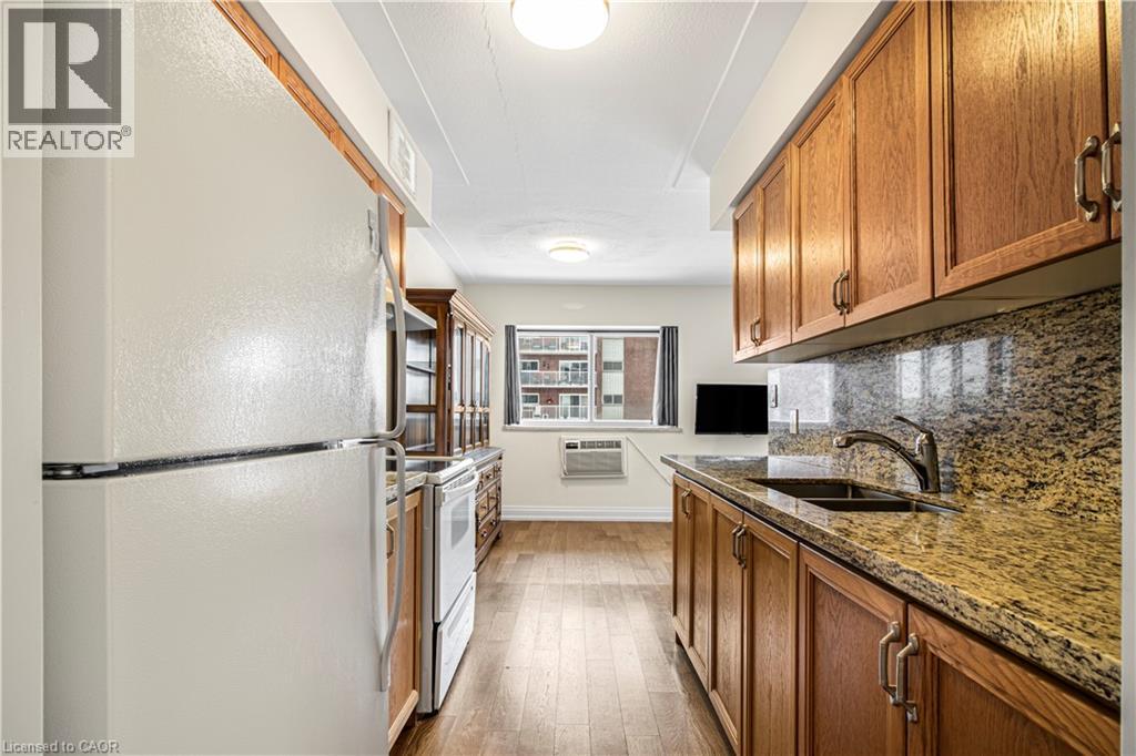 #507 8 WOODMAN Drive S - 6