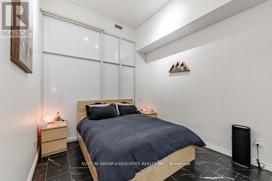 #110 628 FLEET STREET - 12