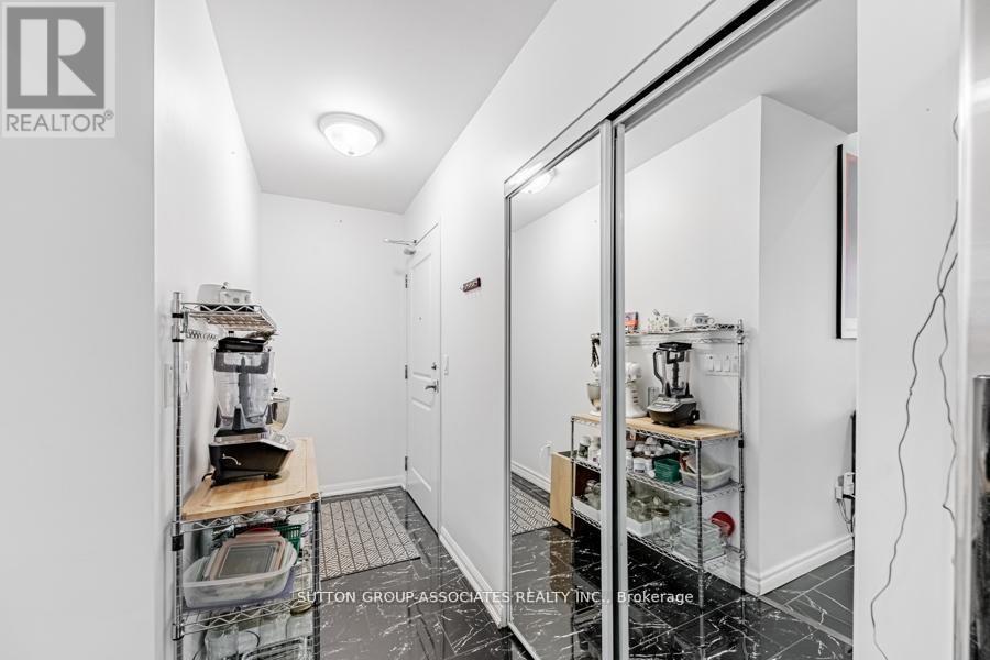 #110 628 FLEET STREET - 15