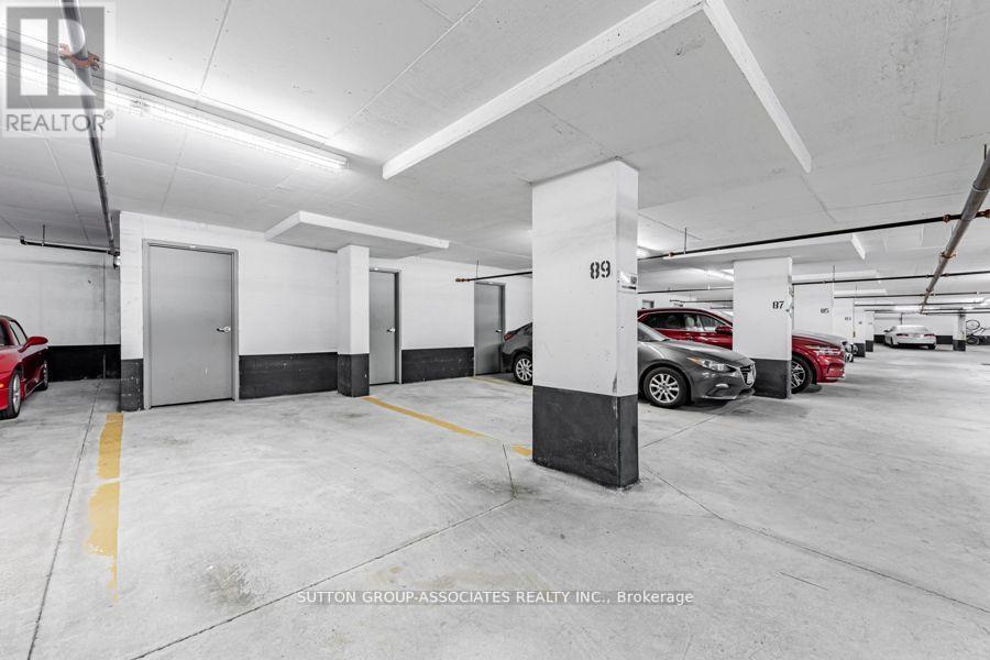 #110 628 FLEET STREET - 16