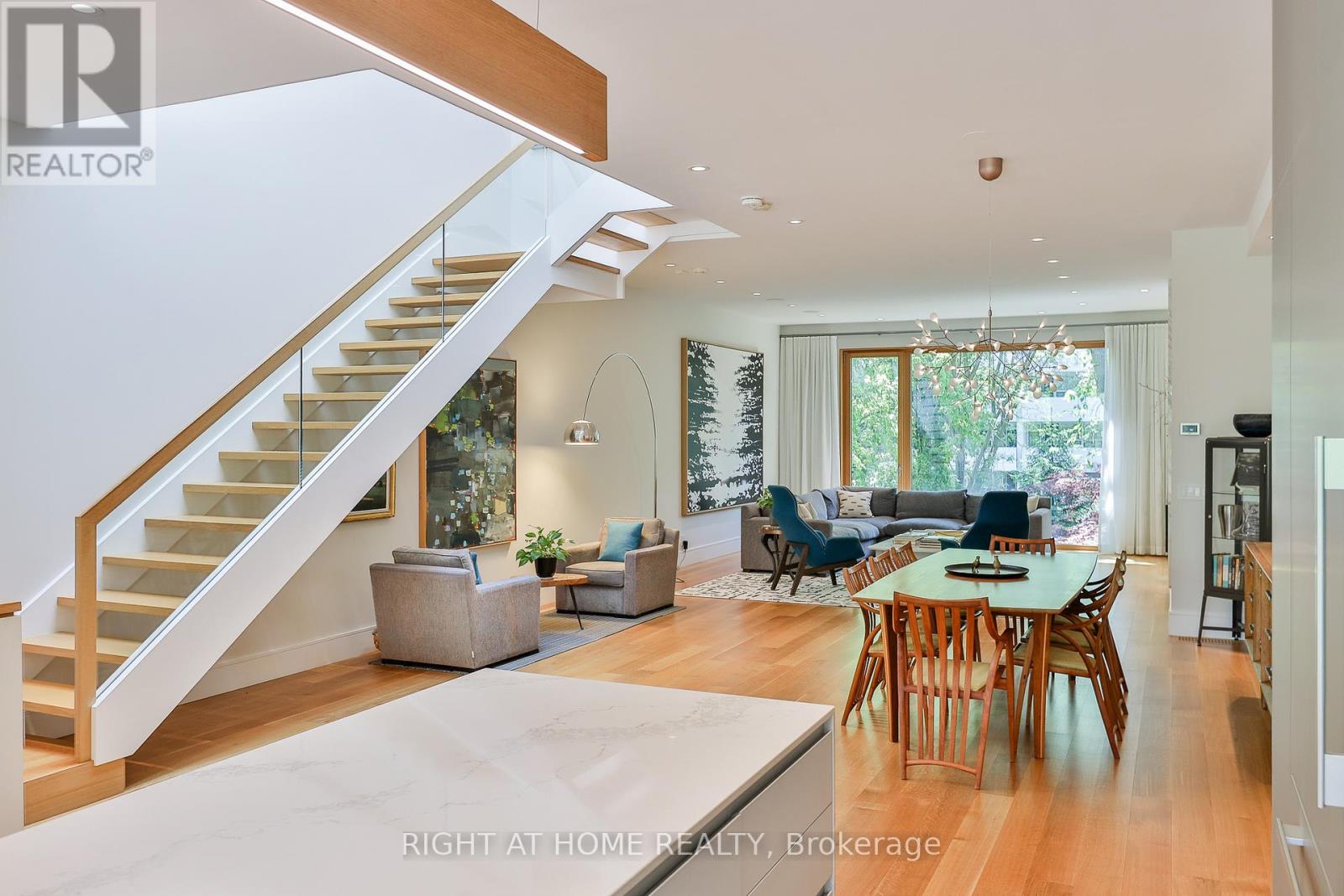 71 HEATH STREET W - 13