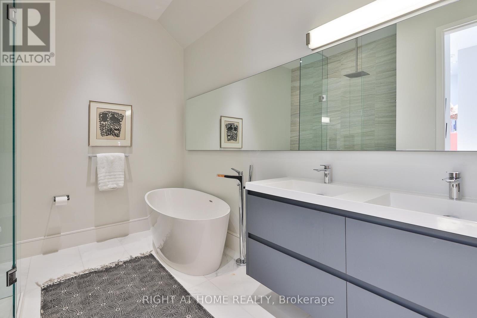 71 HEATH STREET W - 25