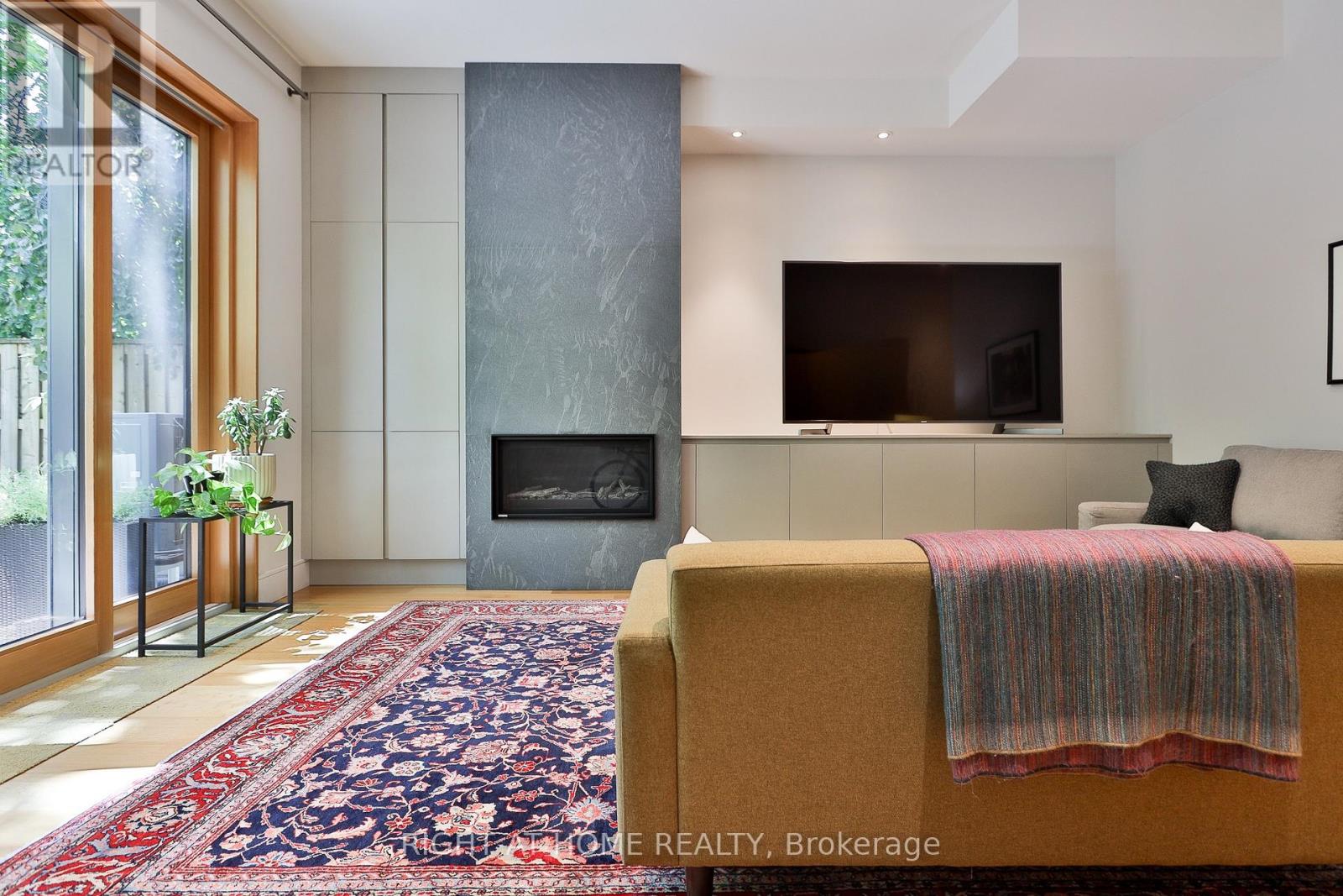71 HEATH STREET W - 32