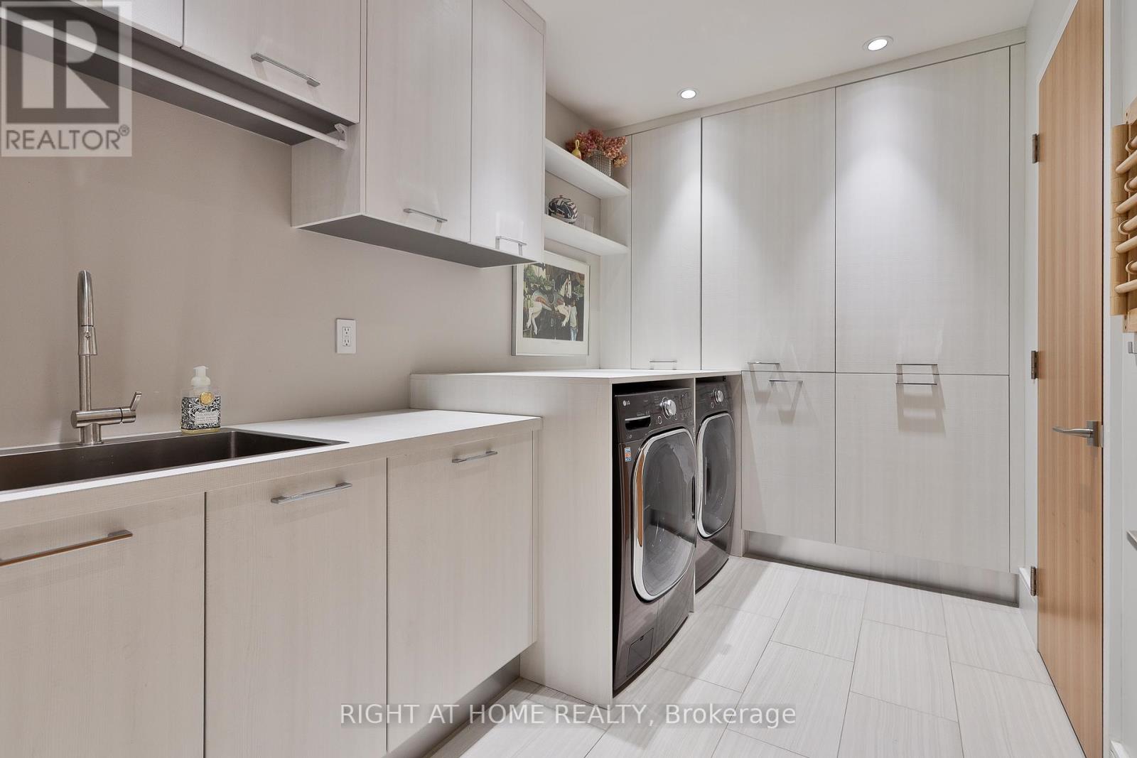 71 HEATH STREET W - 37