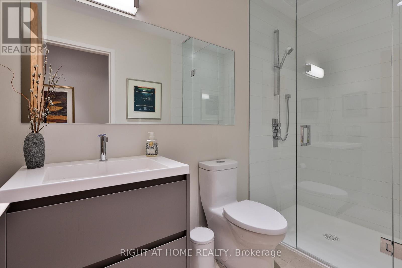 71 HEATH STREET W - 38