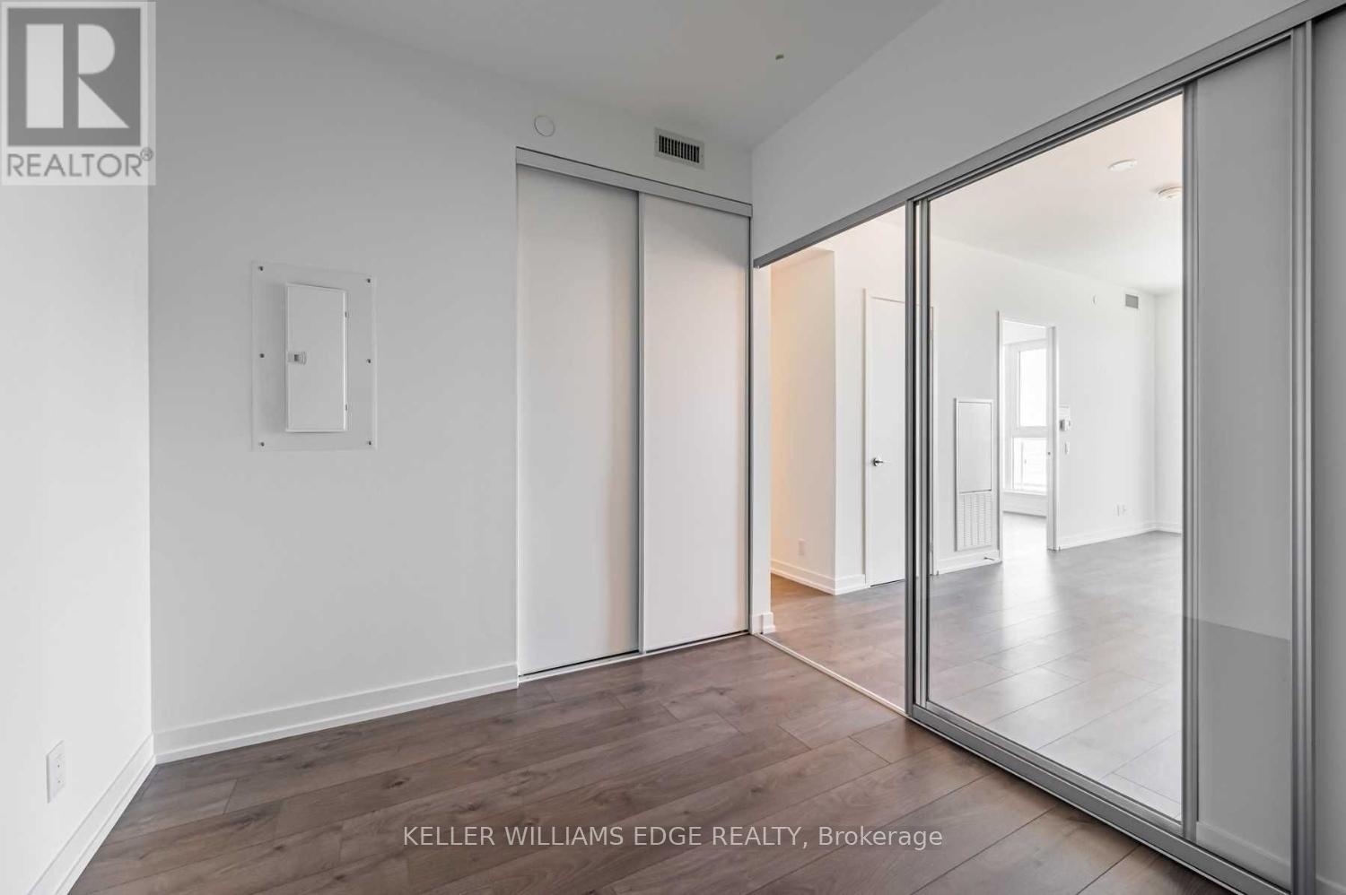 #2005 950 PORTAGE PARKWAY - 16
