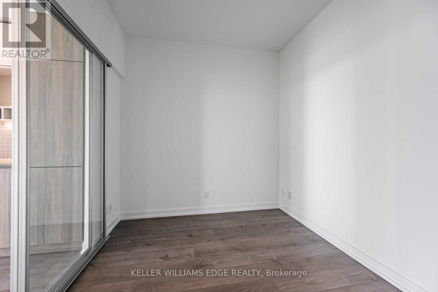 #2005 950 PORTAGE PARKWAY - 17