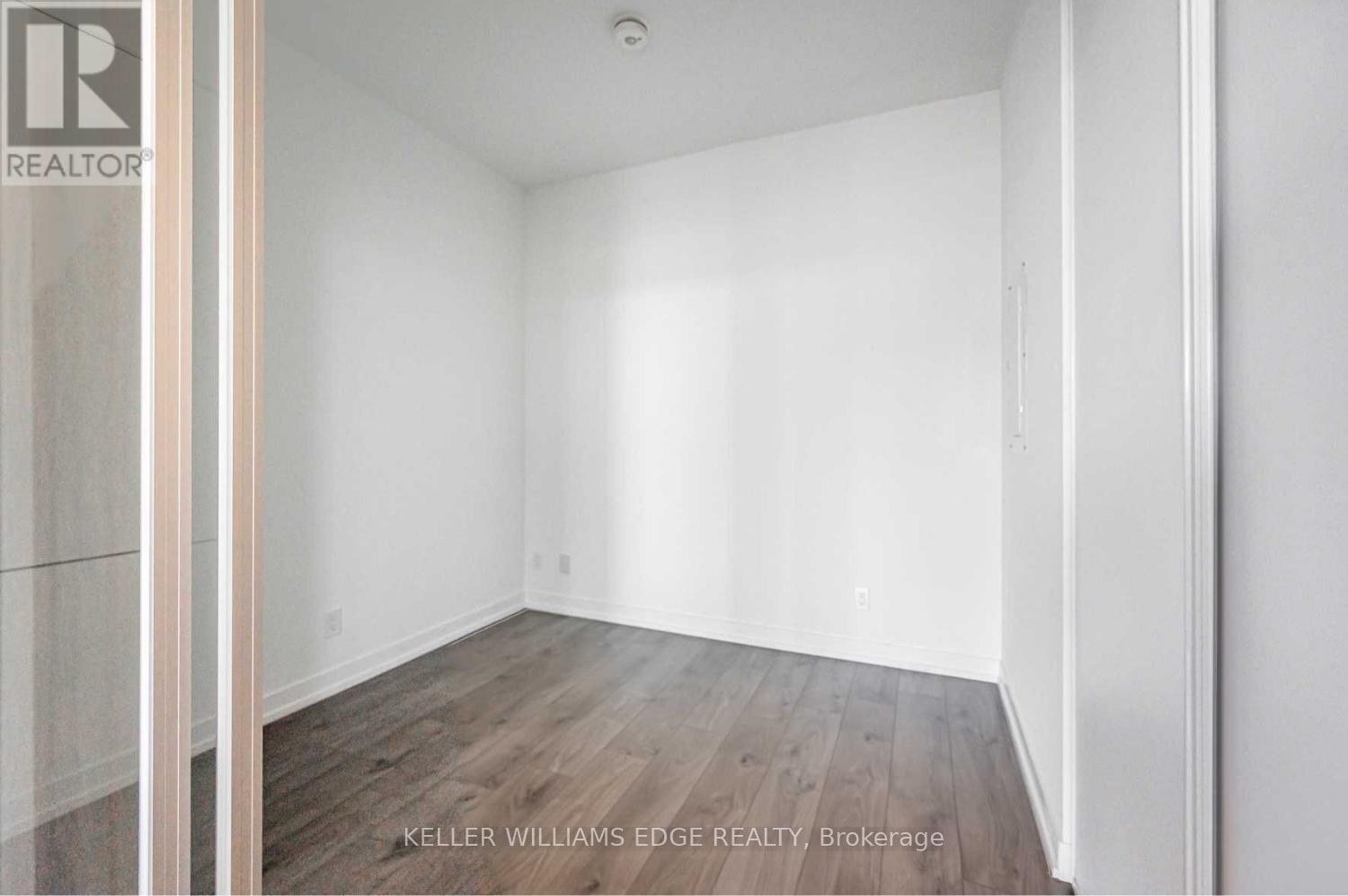 #2005 950 PORTAGE PARKWAY - 18