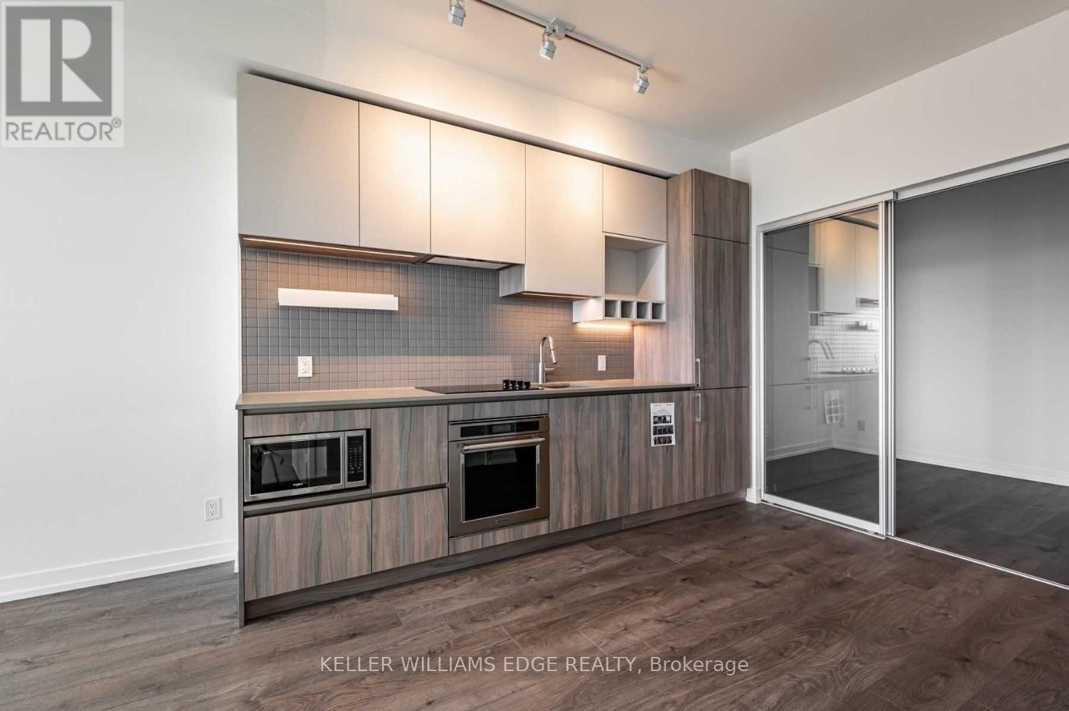 #2005 950 PORTAGE PARKWAY - 2