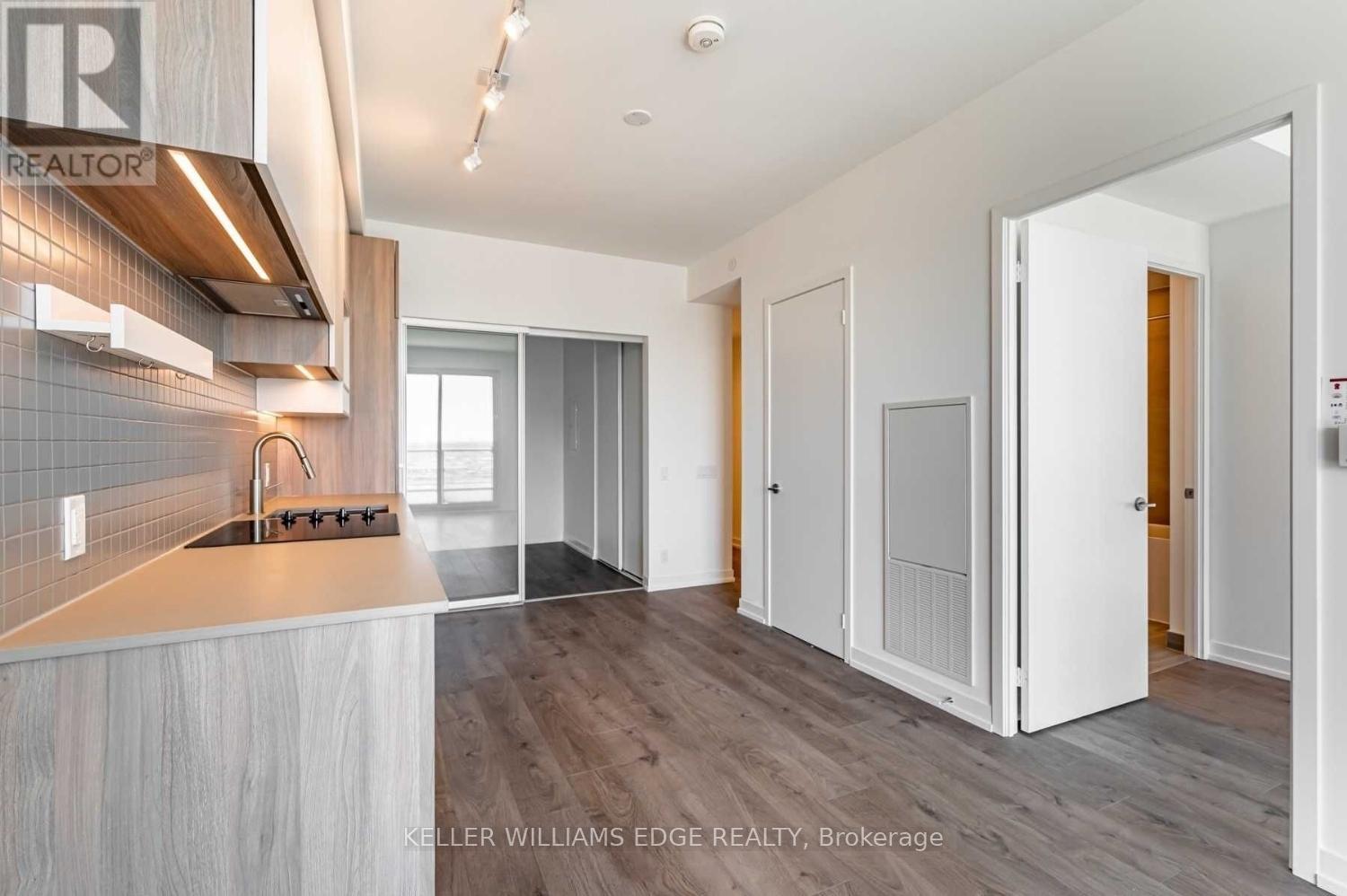 #2005 950 PORTAGE PARKWAY - 4