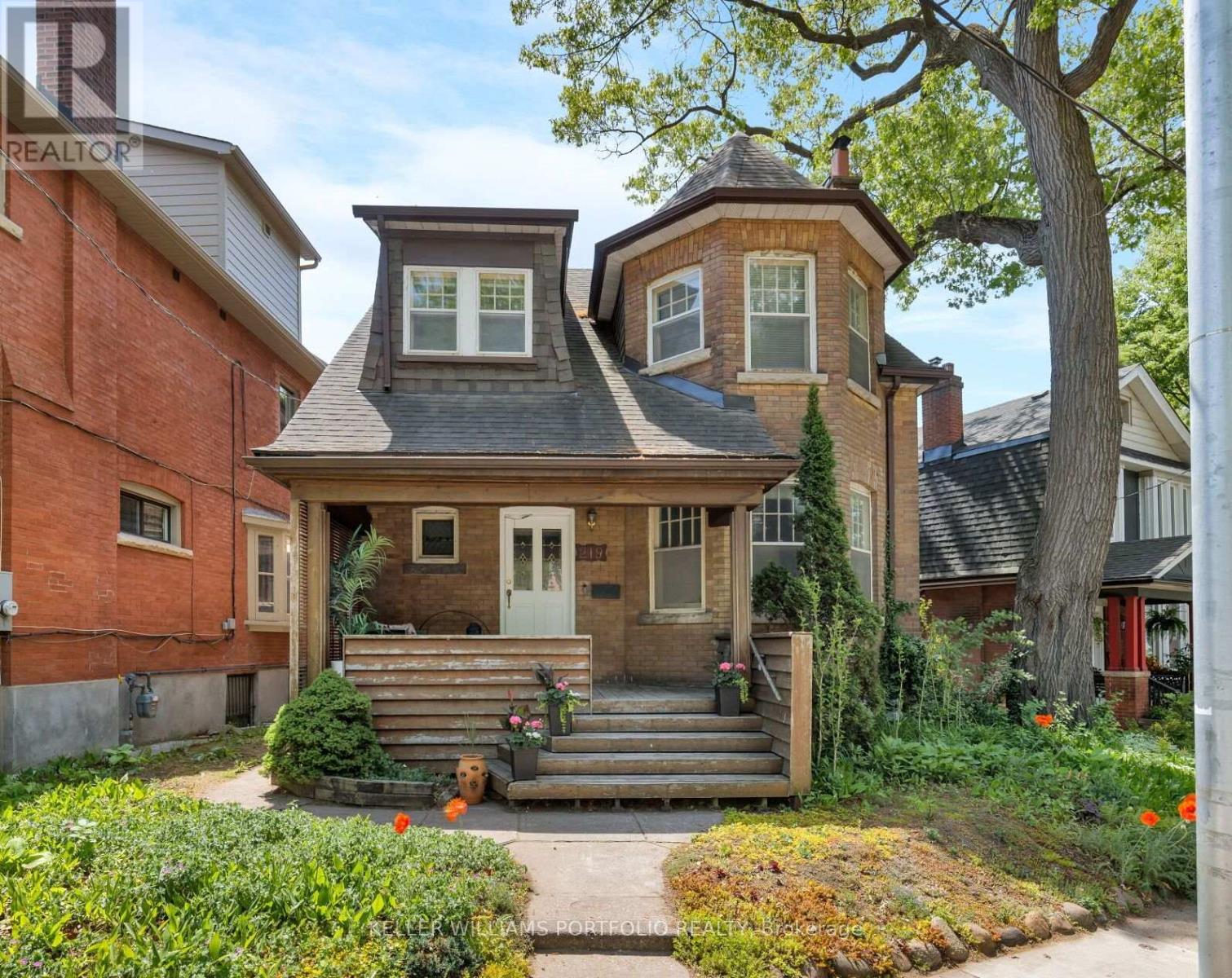 Listing photo of 219 HOWARD PARK AVENUE