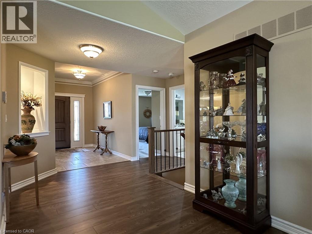 99 ANGLER Avenue - 31