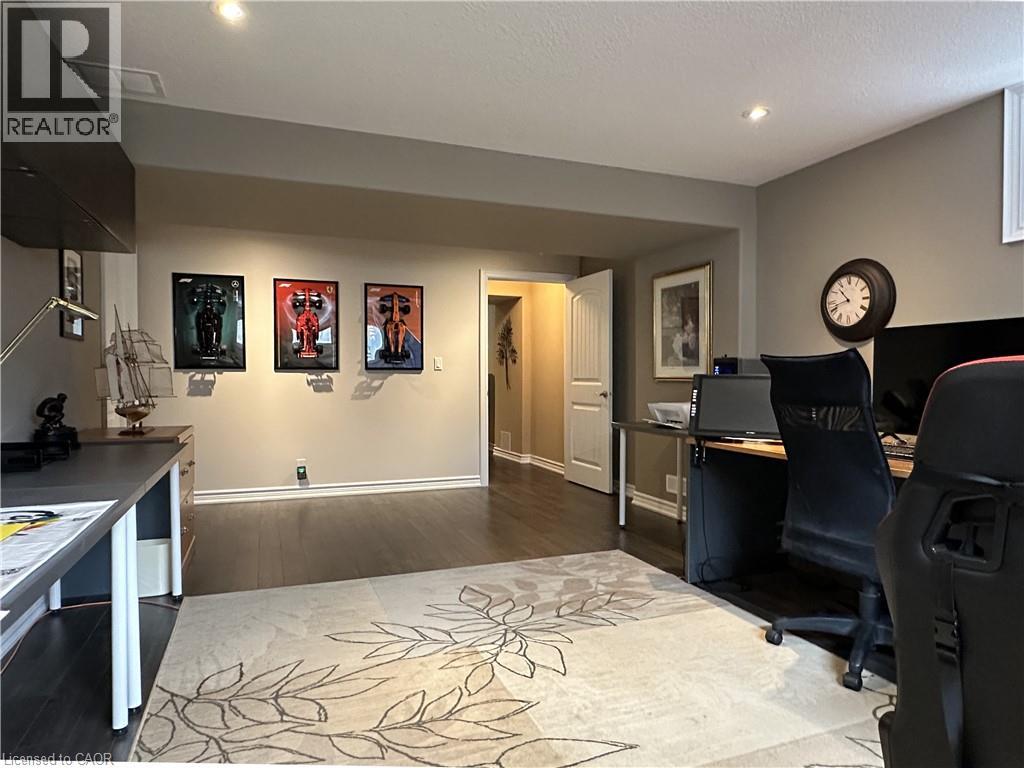 99 ANGLER Avenue - 36