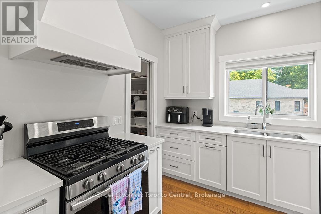 515 4TH STREET W - 14