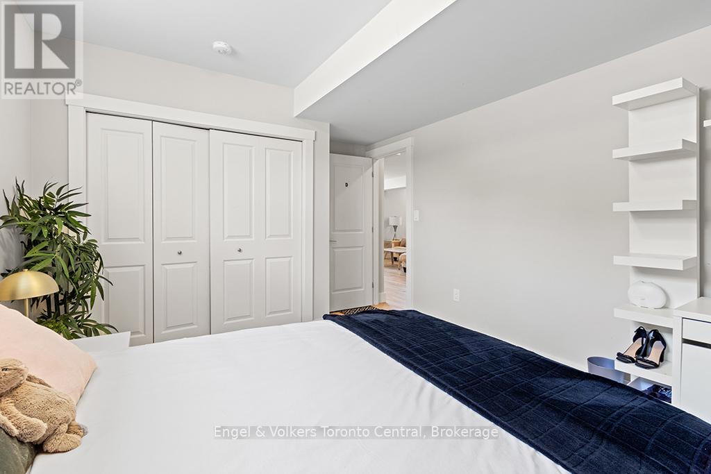 515 4TH STREET W - 34
