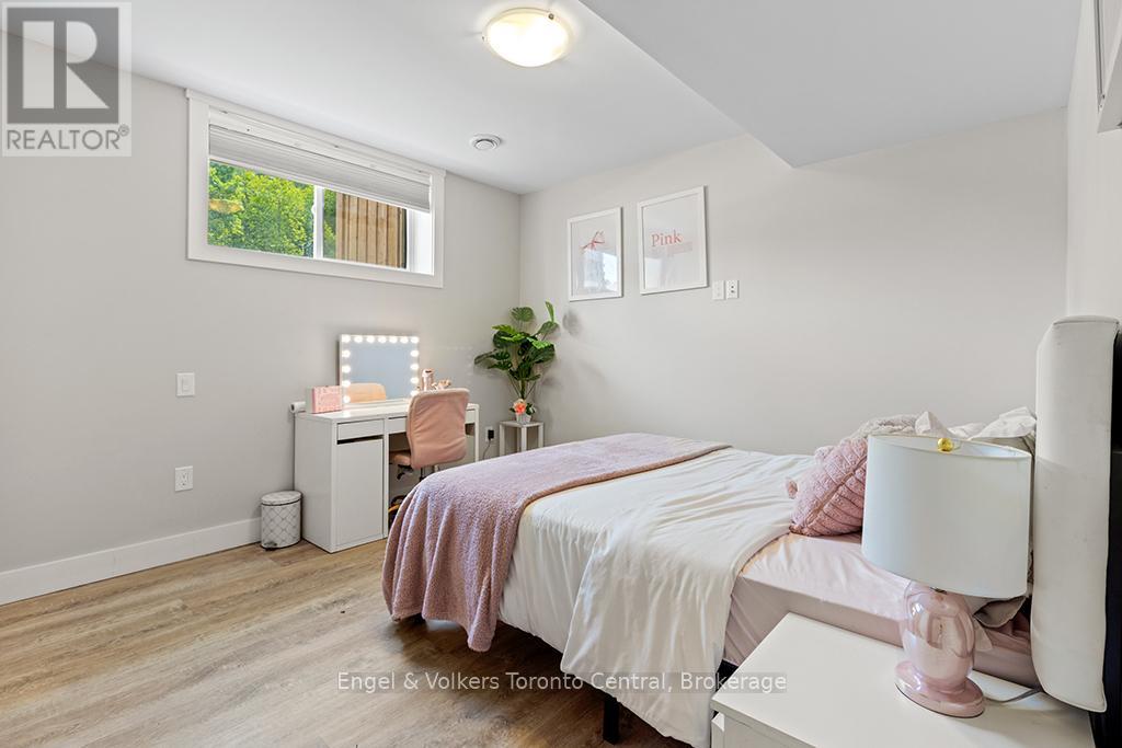 515 4TH STREET W - 30