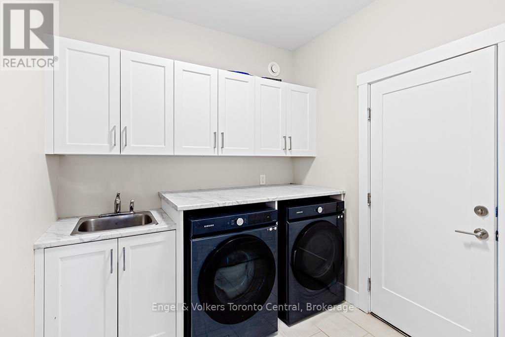 515 4TH STREET W - 23