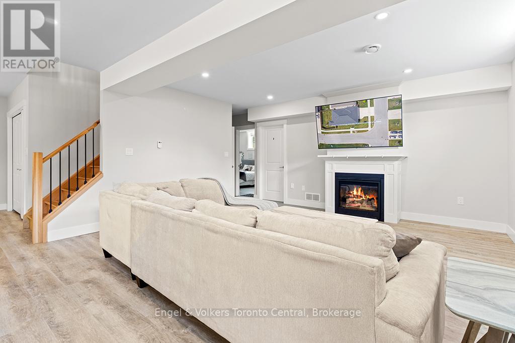 515 4TH STREET W - 28