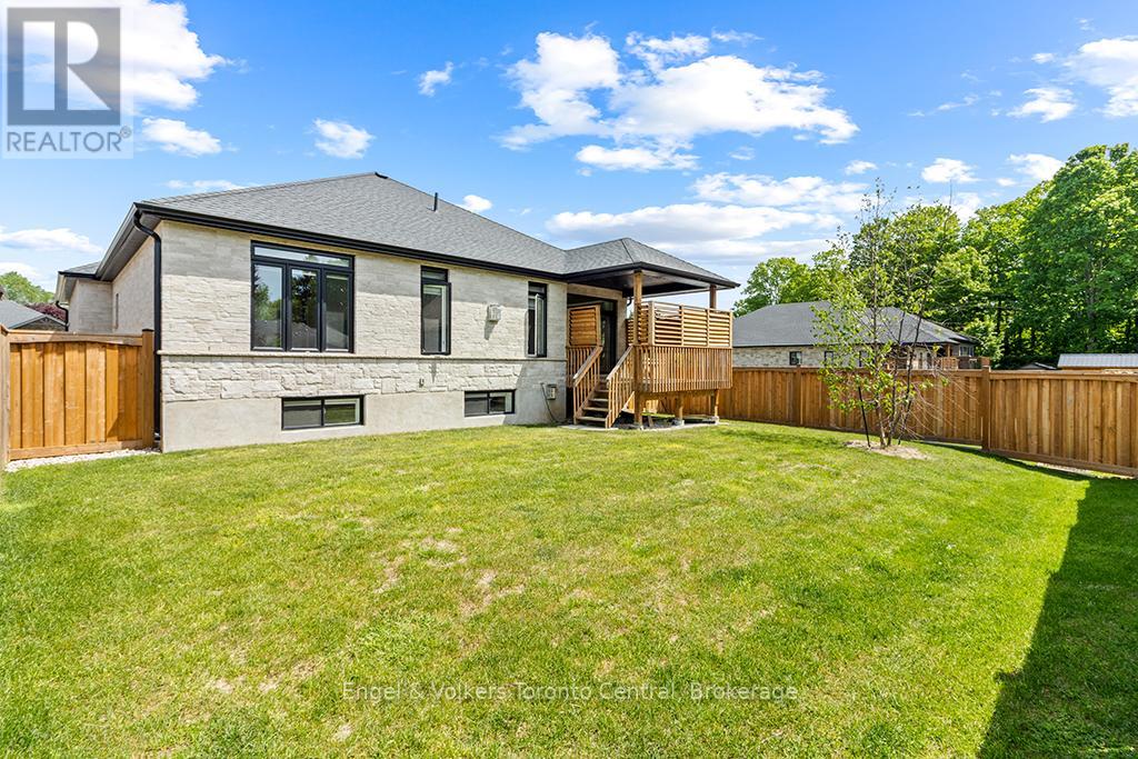 515 4TH STREET W - 38