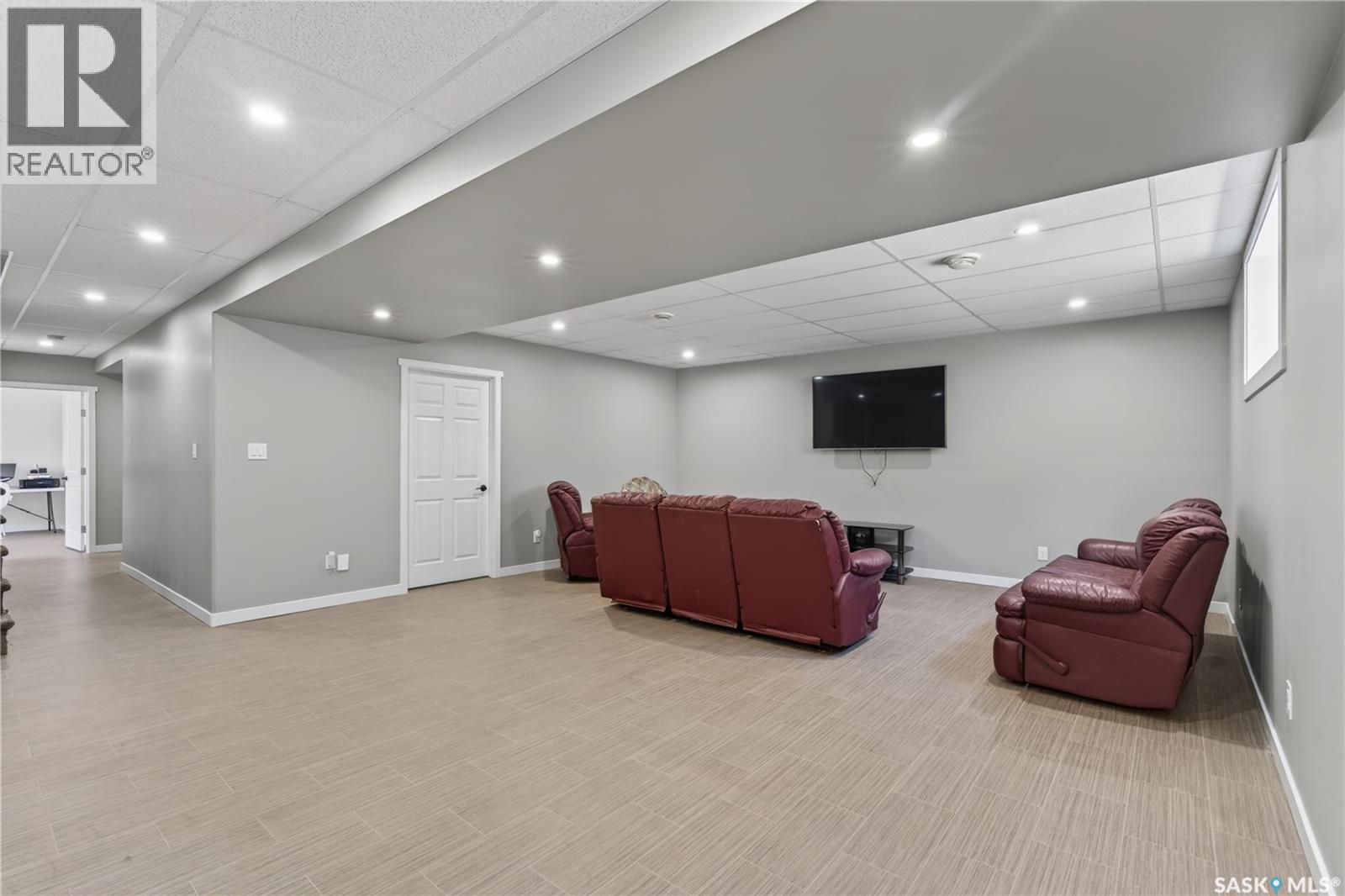 715 Golburn CRESCENT — photo 26