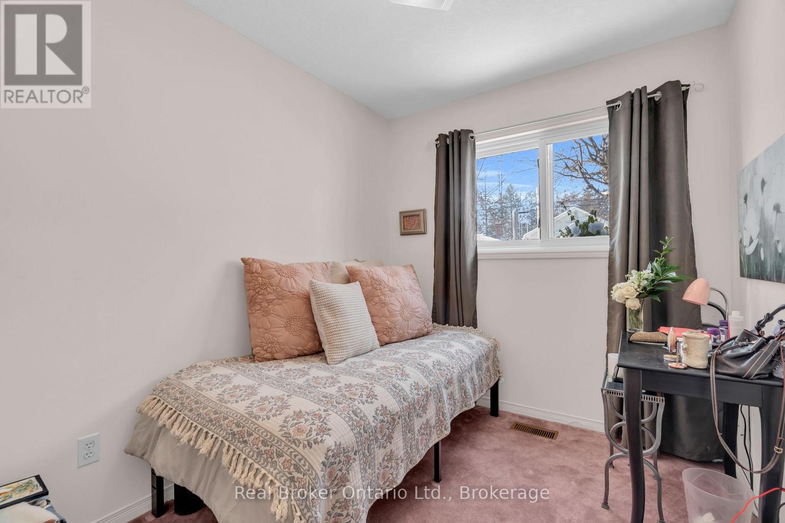 50 SOUTH DRIVE - 21