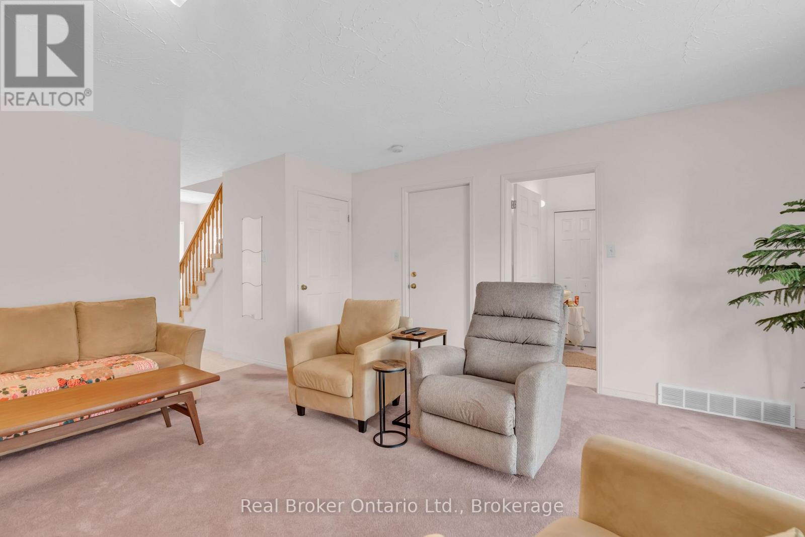 50 SOUTH DRIVE - 25