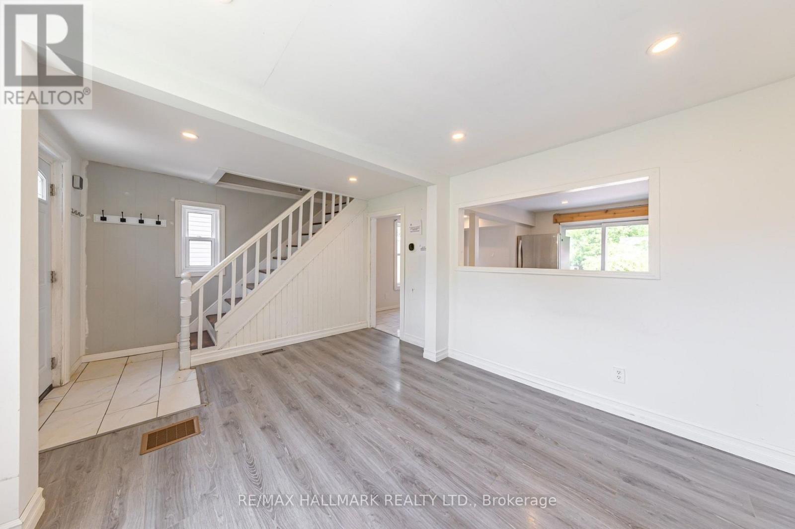 170 ELLIOTT STREET - 9