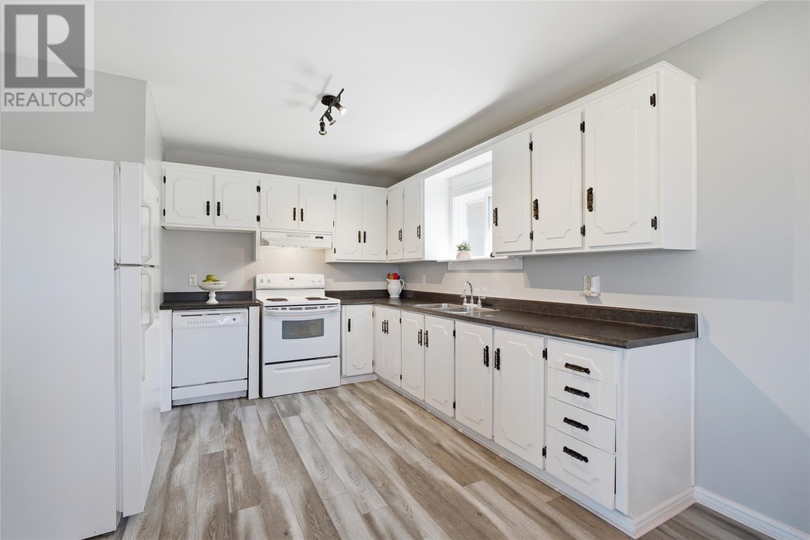 181 Airport Heights Drive - 7