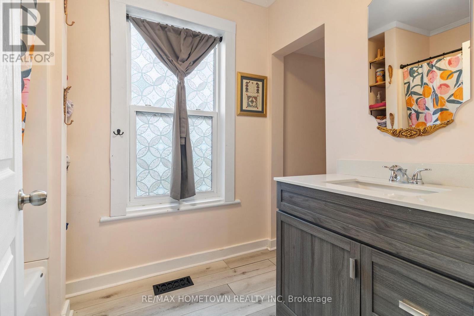 2166 DUNDAS STREET - 13
