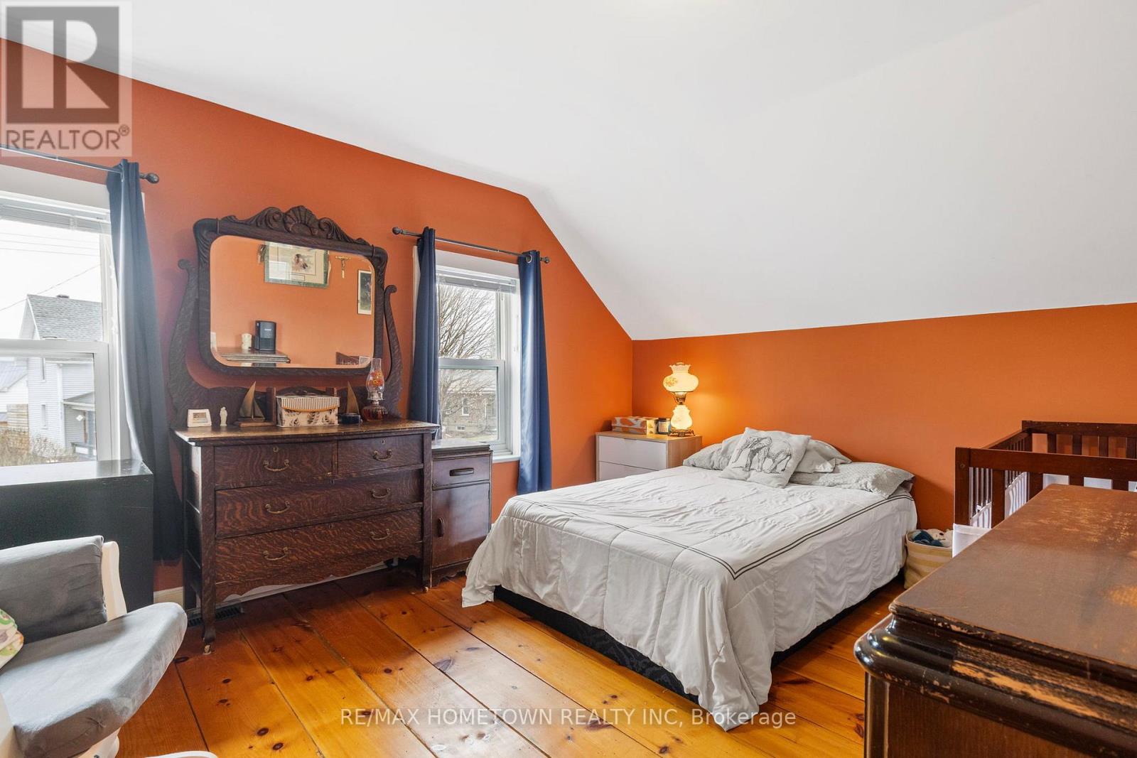 2166 DUNDAS STREET - 22