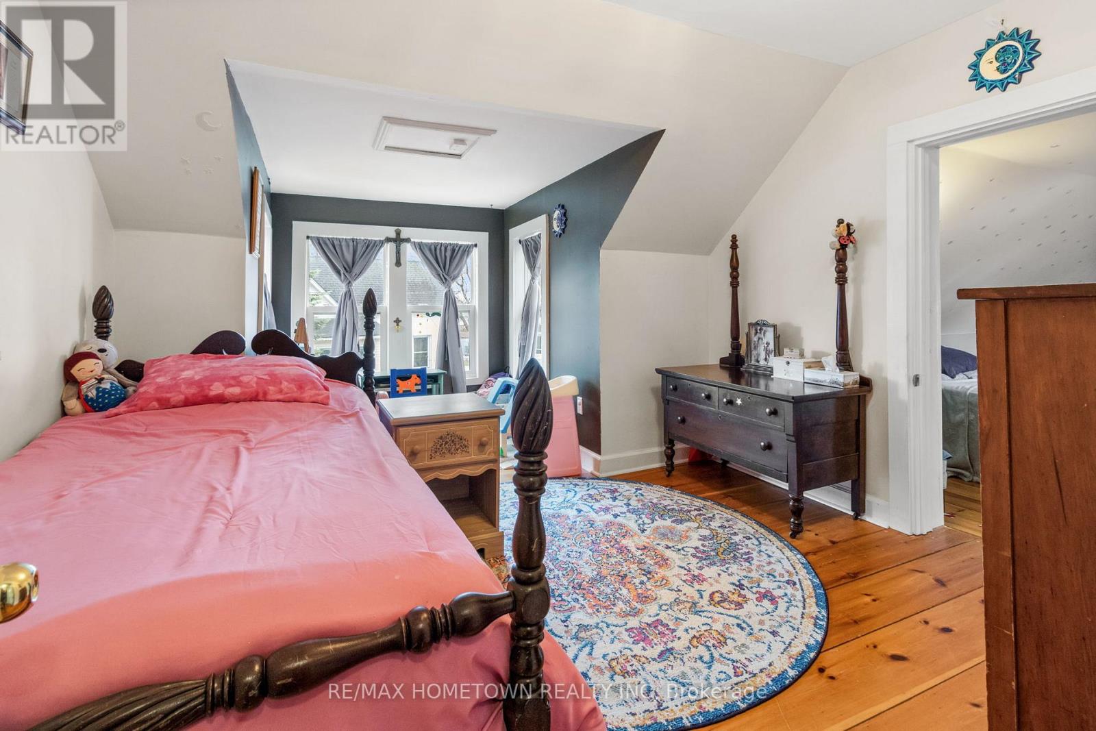 2166 DUNDAS STREET - 24
