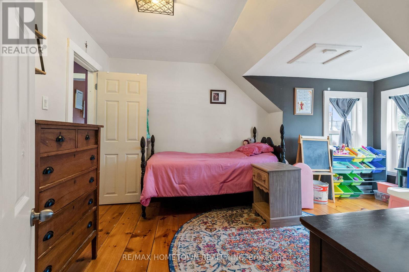 2166 DUNDAS STREET - 25