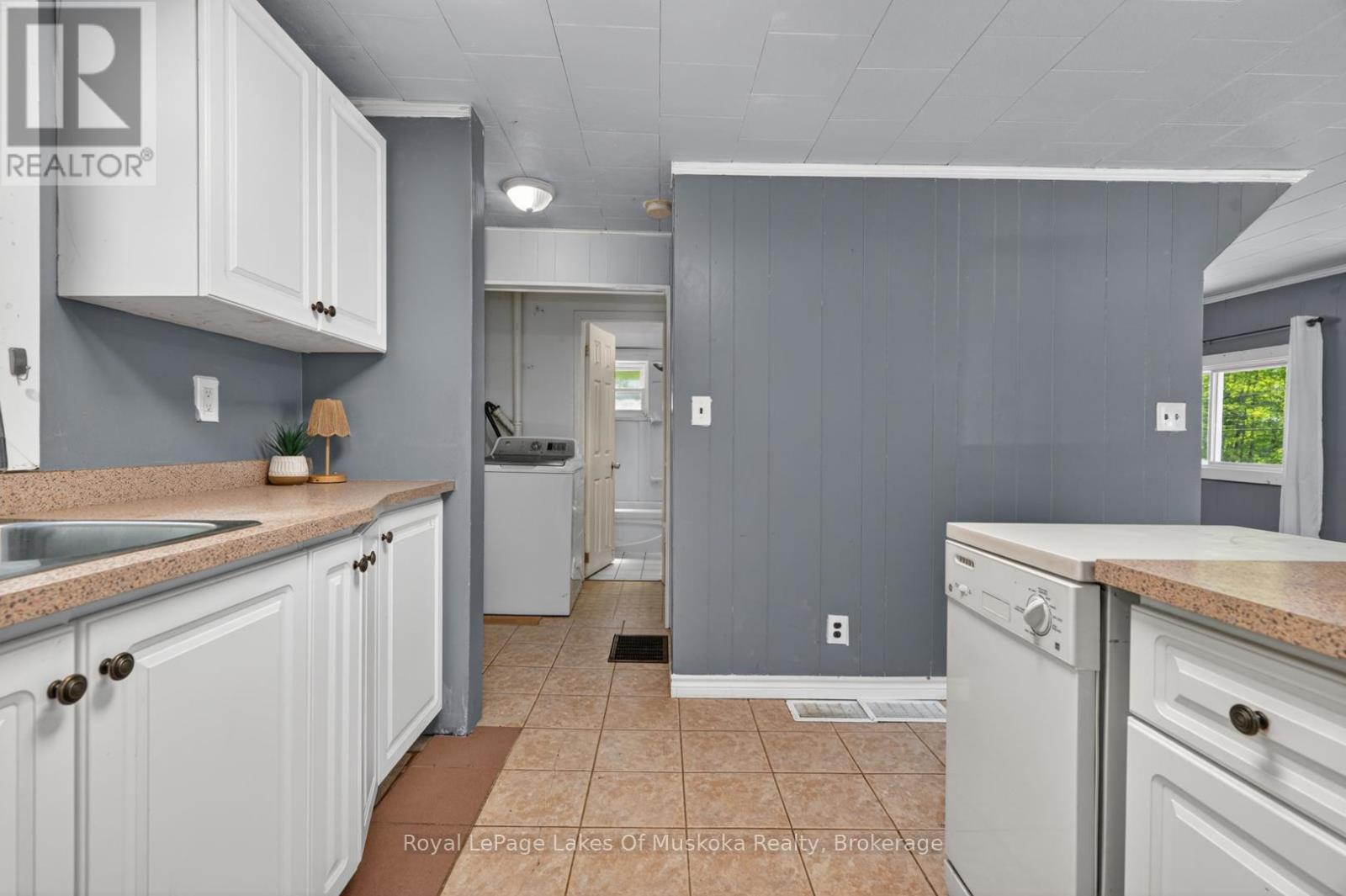 1018 SNIDERS BAY ROAD - 13