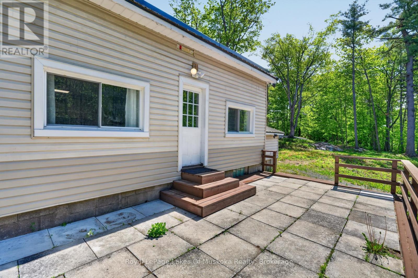 1018 SNIDERS BAY ROAD - 26