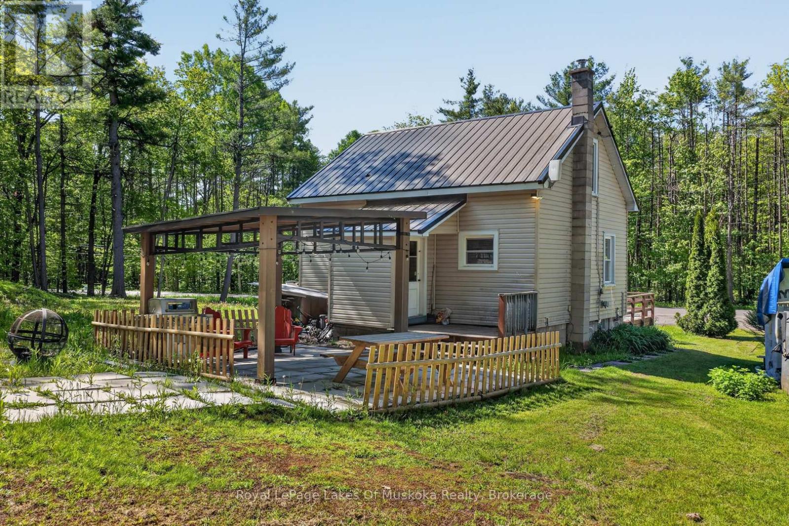 1018 SNIDERS BAY ROAD - 29